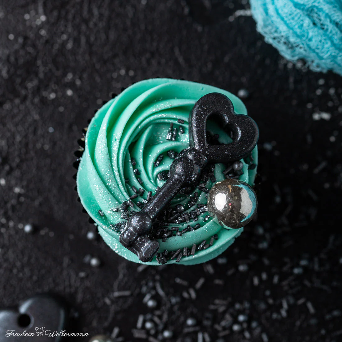 Super Streusel Black - Image 8