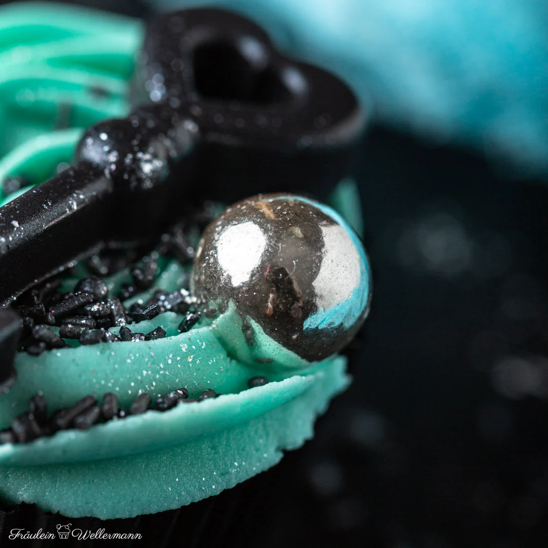 Super Streusel Black - Image 9